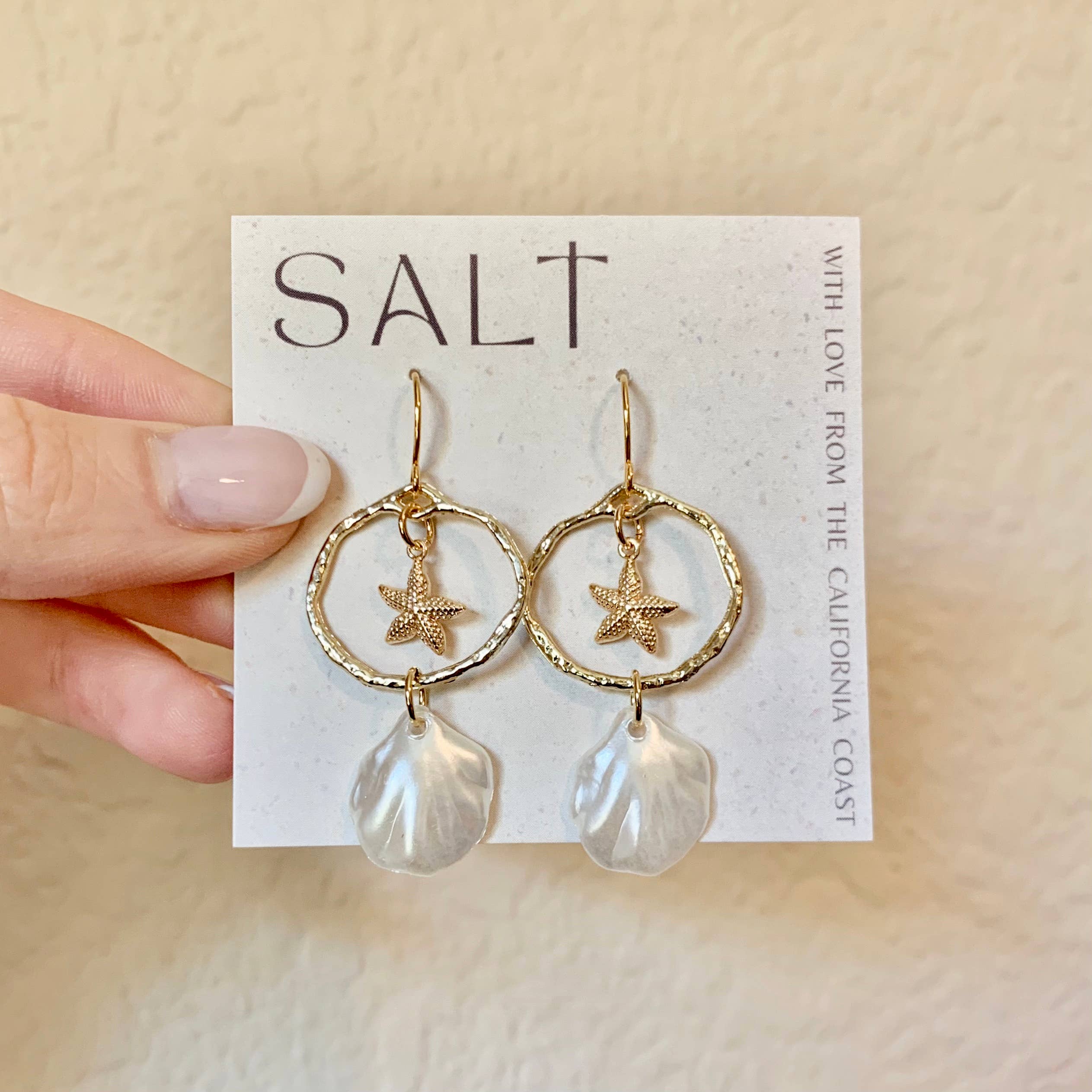 SEASHELL & STARFISH HOOP EARRINGS│gold | coastal jewelry