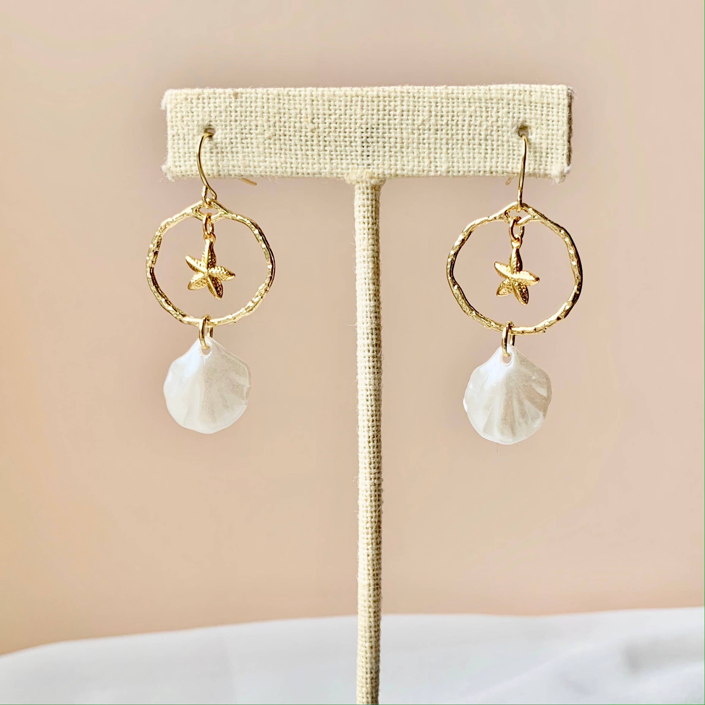 SEASHELL & STARFISH HOOP EARRINGS│gold | coastal jewelry