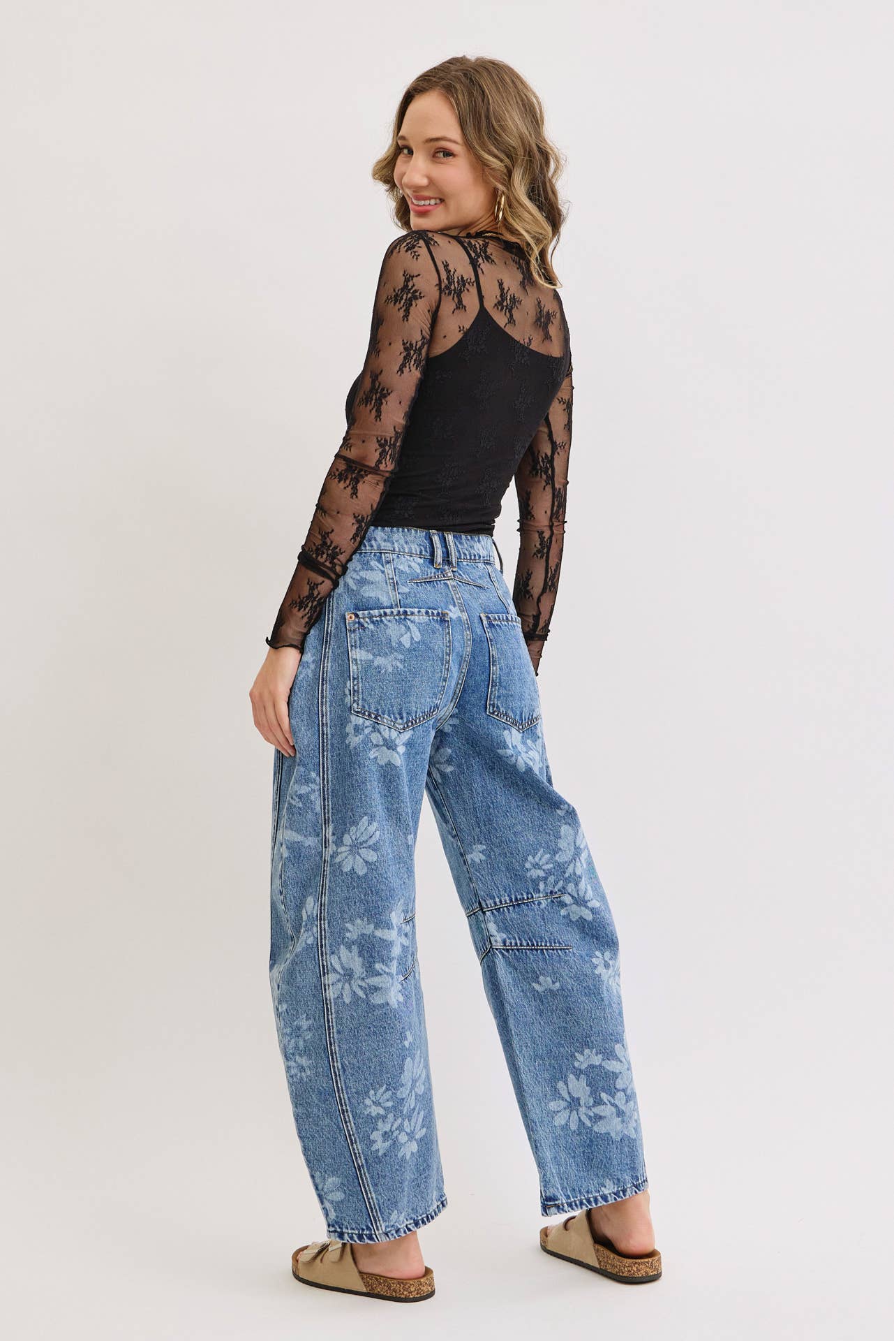 FLORAL PRINT DENIM BARREL JEANS