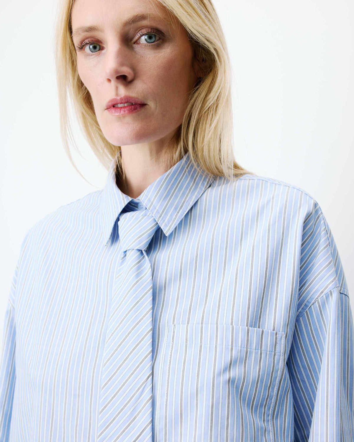 Grace & Mila Striped Shirt With Tie