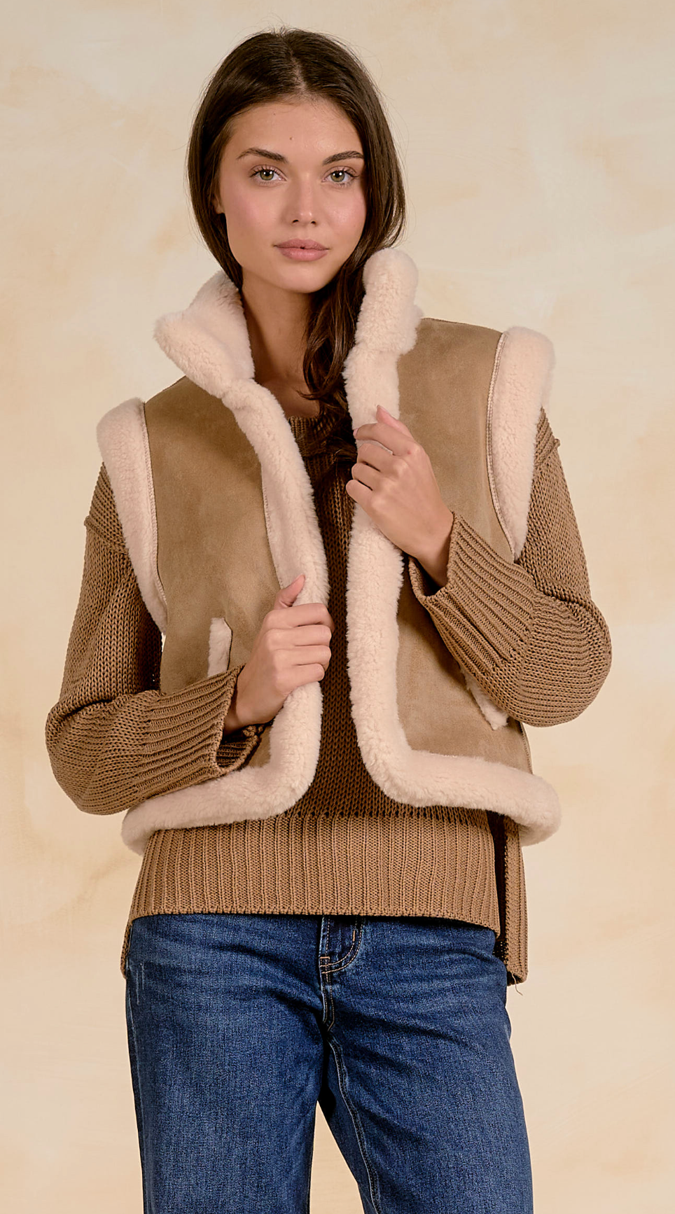 Elan Sleeveless Vest With Fur Trim