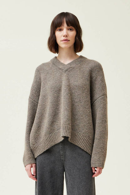 41794 - V-NECK OVERSIZED PULLOVER