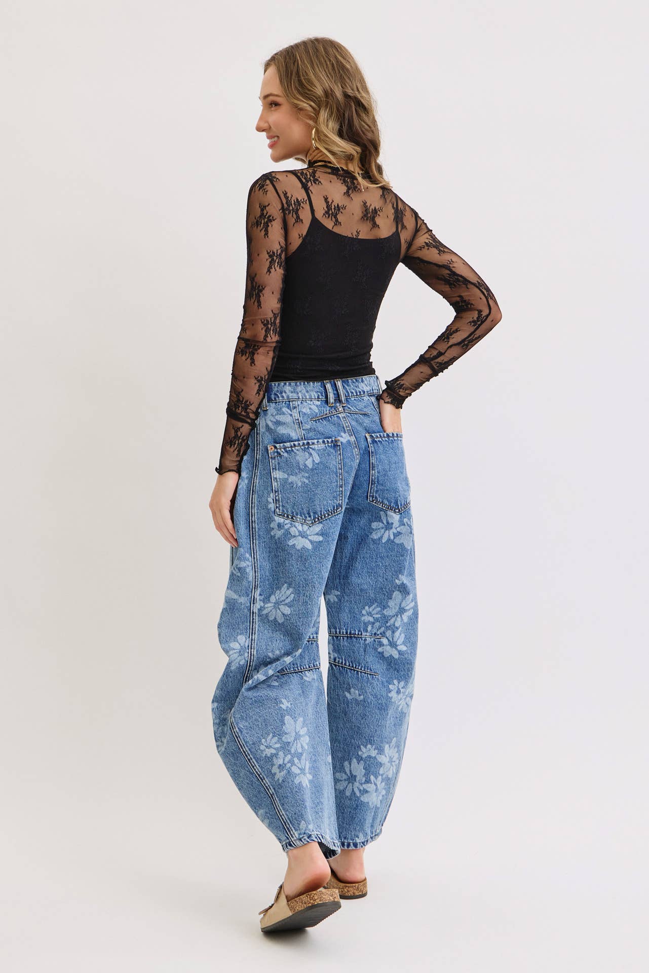 FLORAL PRINT DENIM BARREL JEANS